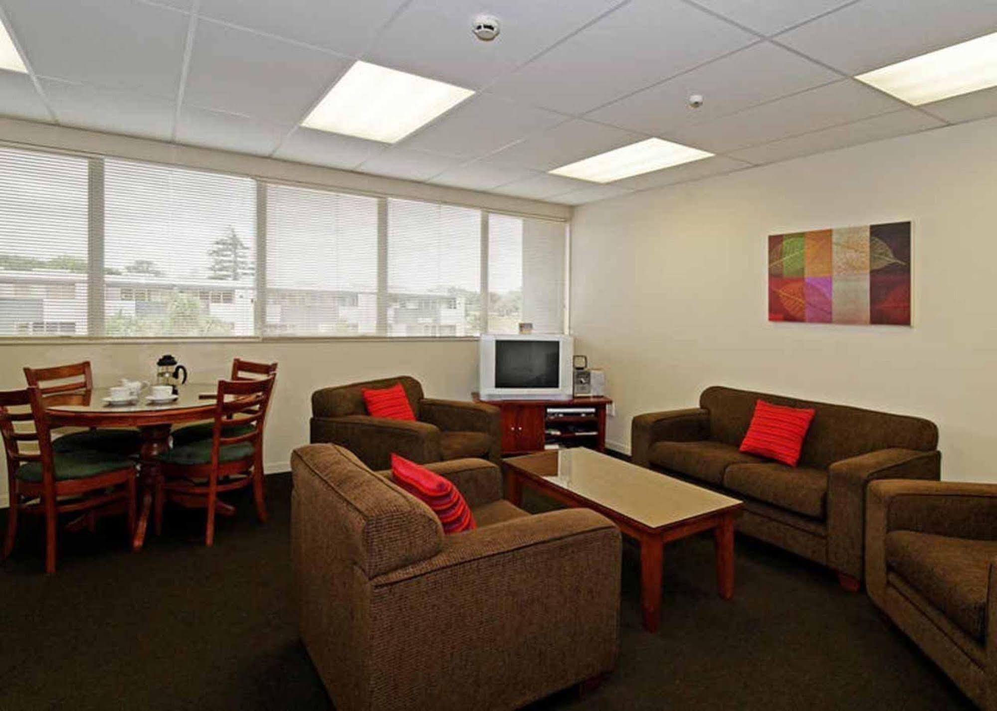 Kudos Business Suites & Airport Motel Auckland Buitenkant foto